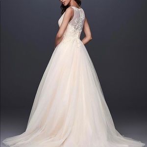 David’s Bridal - Appliquéd Glitter Tulle A-Line Wedding Dress